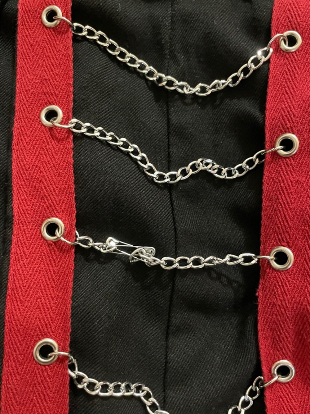 Black and Red Chain-Detail Skater Mini Skirt - Picture 7 of 11